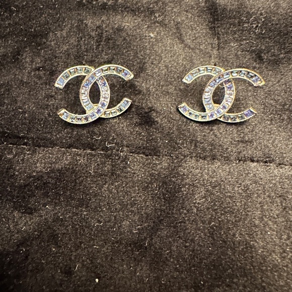 Chanel EaringsCC. Silver and stones are blue and are approx size of a dime - Picture 3 of 5